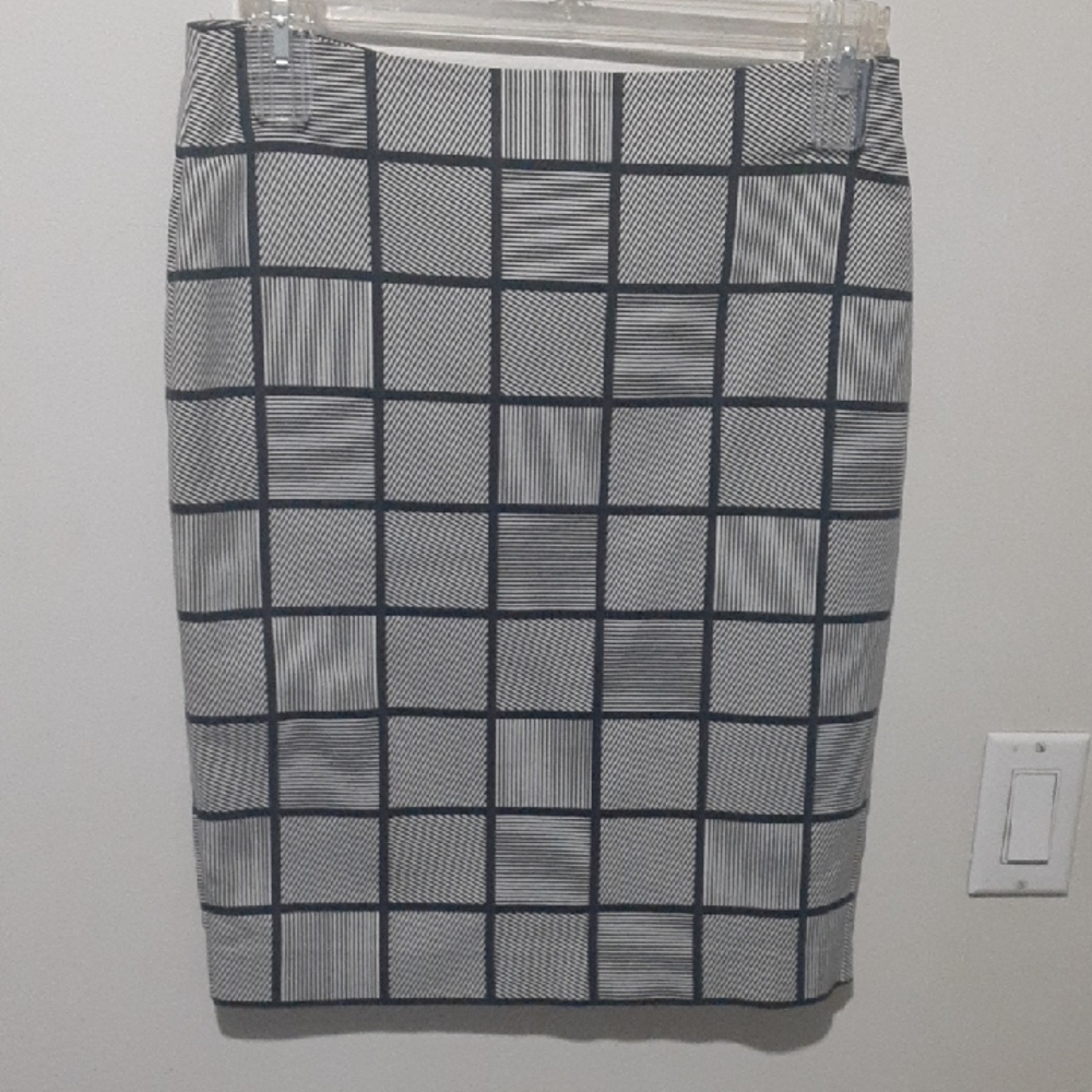 Ann Taylor Geometric Pattern Black and White Women's Skirt Size 4